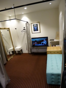 プライベートフィッティングルーム